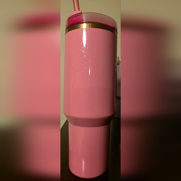 Stanley Tumbler- Glinda (Wicked) - Picture 4 of 10